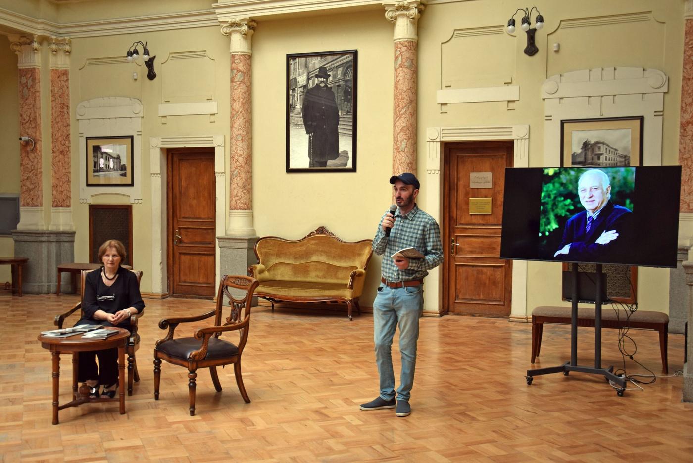 erimedia_ravk/K71tOGiVR.jpeg