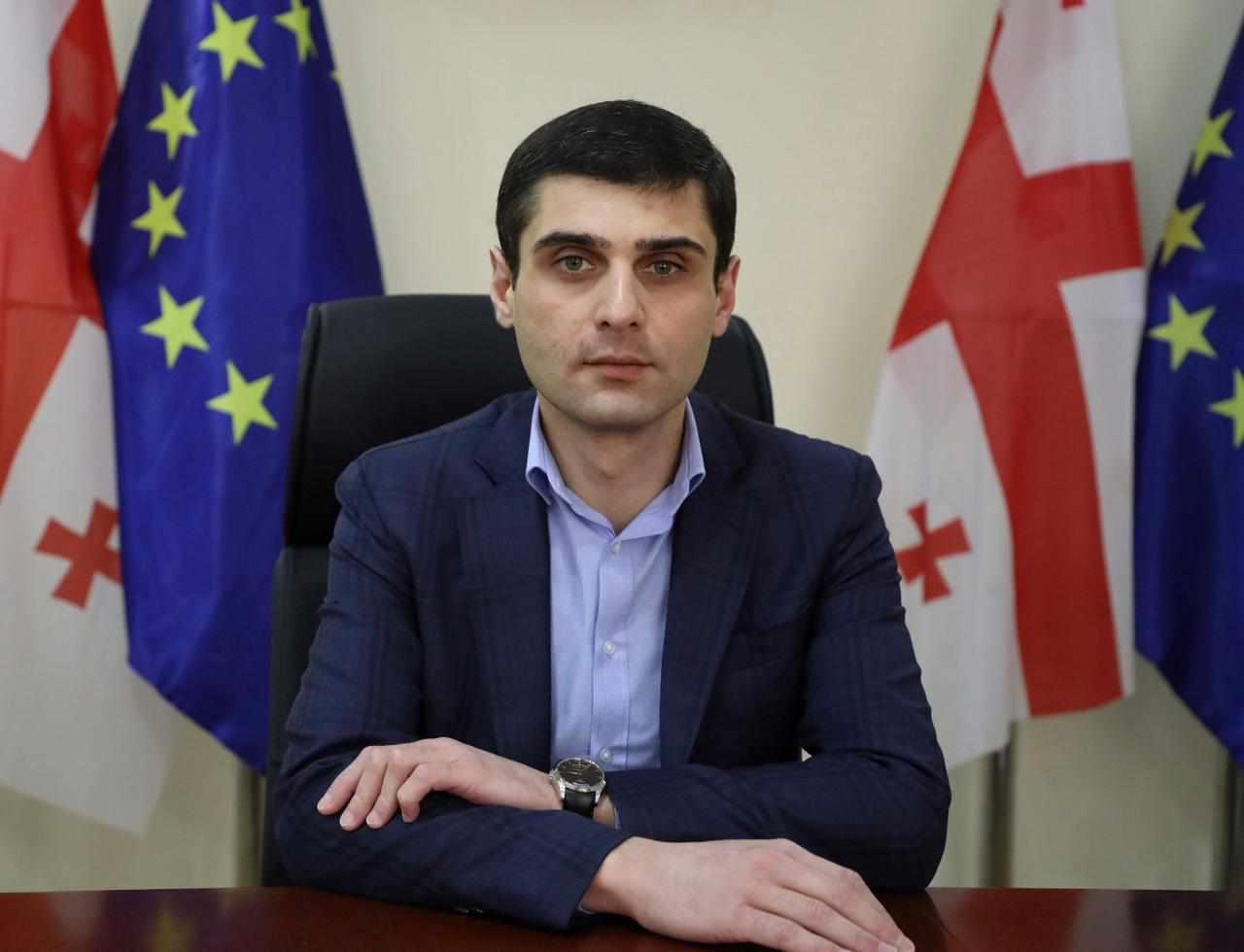 erimedia_ravk/uhHAoxiSR.jpeg